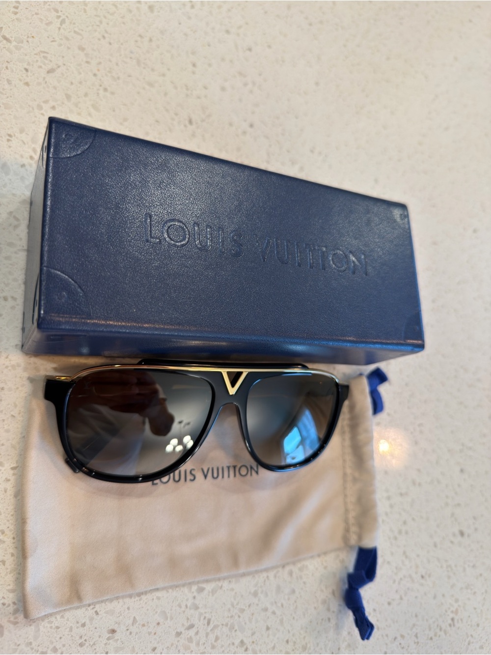 Louis Vuitton Black & Gold Aviator Sunglasses with Gradient Lenses - Picture 3 of 10